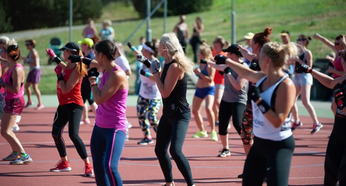 Społeczne, Jeśli piłka nożna może zumba Start darmowych zajęć! - zdjęcie, fotografia