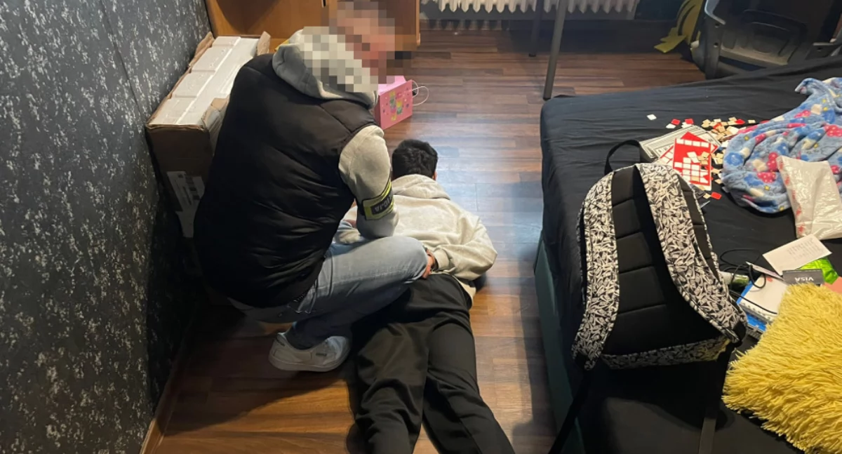 Działania Służb, WIELKA AKCJA Pradze Północ Kryminalni siebie wszystko - zdjęcie, fotografia