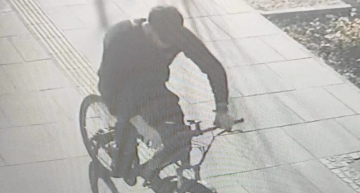 Kradzieże i rozboje, Rower zniknął Targówku CZUJNOŚĆ KRYMINALNEGO ZAOWOCOWAŁA ZATRZYMANIEM - zdjęcie, fotografia