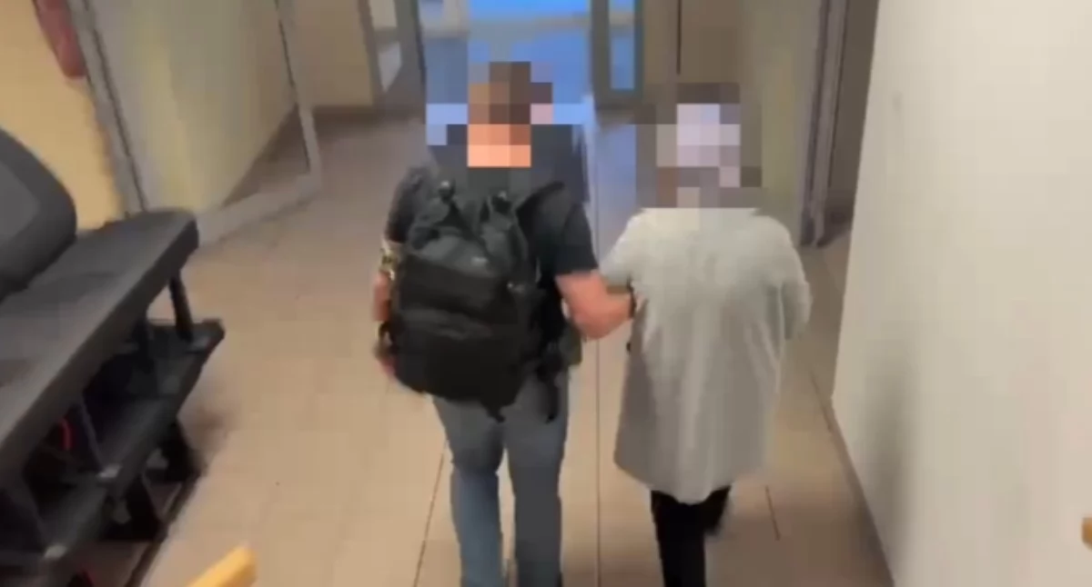 Działania Służb, Dziarska SENIORKA Armenii zatrzymana Pradze Północ - zdjęcie, fotografia