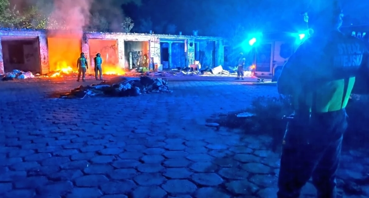 Pożary, NAWOŁYWANIA ODPOWIADAŁ Nocny POŻAR Targówku! - zdjęcie, fotografia