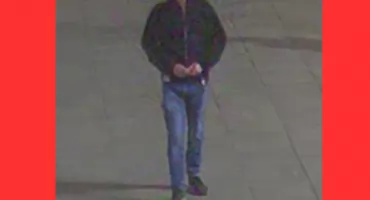 Policjanci szukają pewnego delikwenta. Zrobił coś na ul. Targowej