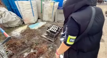 Łupem tego złodzieja były włazy do studzienek. Akcja na Białołęce!