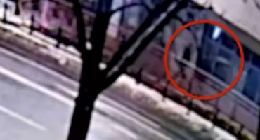 ZDEWASTOWAŁ SIEDZIBĘ DZIELNICOWYCH na Pradze-Północ