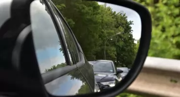 Odprysk na szybie samochodowej gdzie naprawić w Warszawie Białołęce?