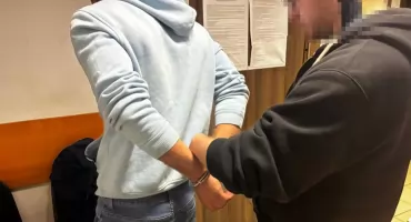 ZAATAKOWAŁ policjantów i ratownika. AKCJA na Targówku!